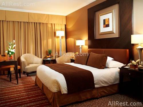 Al Murooj Rotana Suites 12